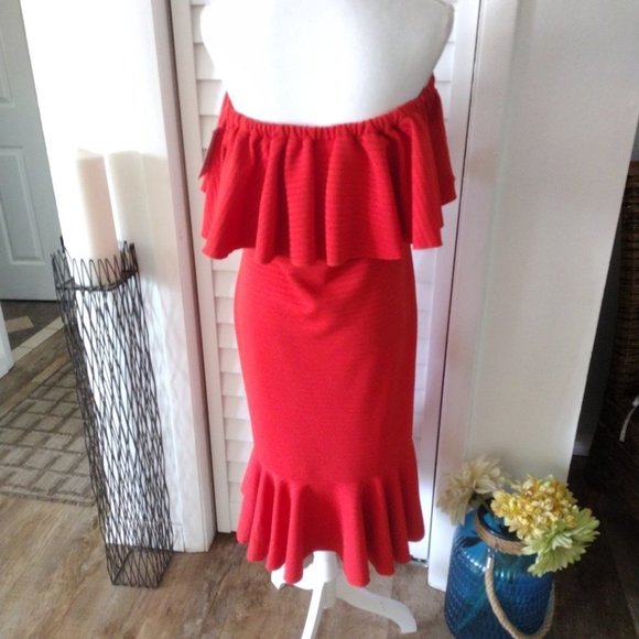 NWT LuLaRoe Cici On or Off shoulder ruffle chest red dress Sz M - Picture 5 of 7